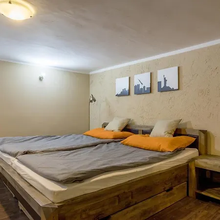 Vas Central Apartment *